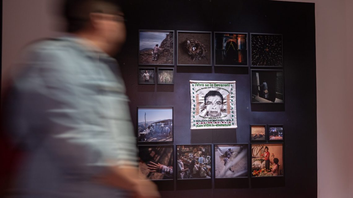 Bienal de Fotografía abierta hasta marzo de 2026, la muestra ofrece una mirada profunda a las complejidades del ser humano