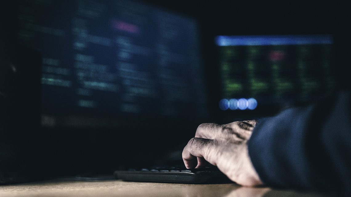 Grupos de Facebook y WhatsApp, han denunciado con capturas de pantalla el modo en que operan los ciberdelincuentes