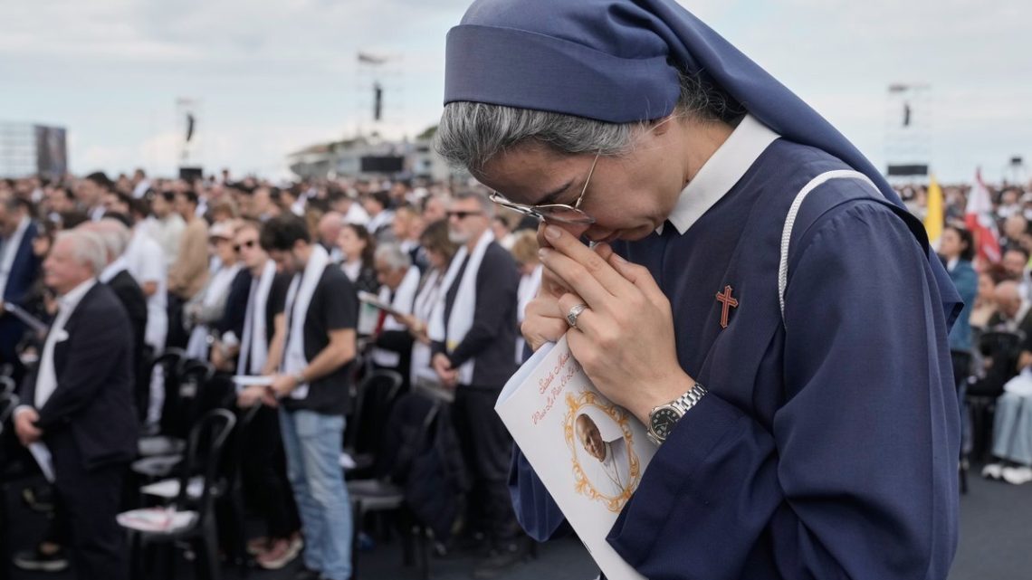 Vaticano rechazó nuevamente que las mujeres u otros laicos puedan pronunciar sermones en una misa católica